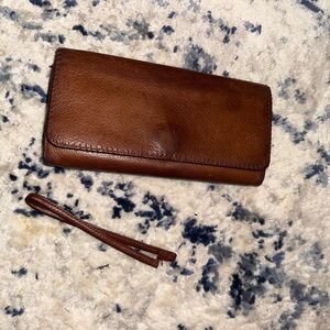 Classic brown leather Hobo brand wristlet wallet. EUC. strap needs a stitch